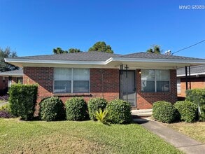 Building Photo - 5601 Hilltop Ave