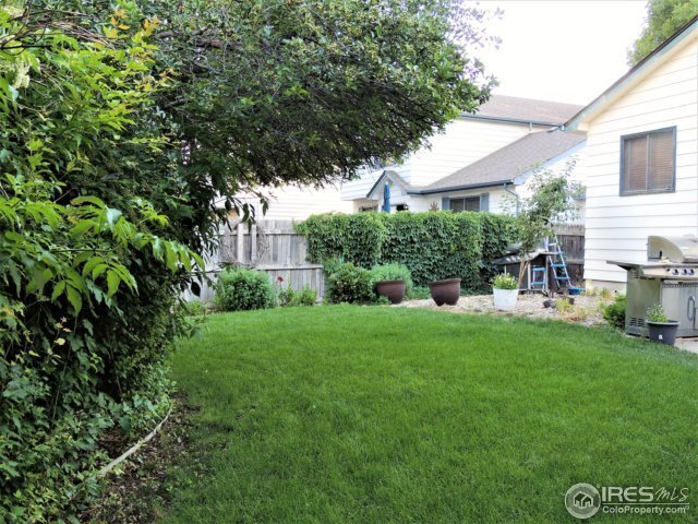 Building Photo - Spacious 3 bed, 3 bath in NW Longmont!