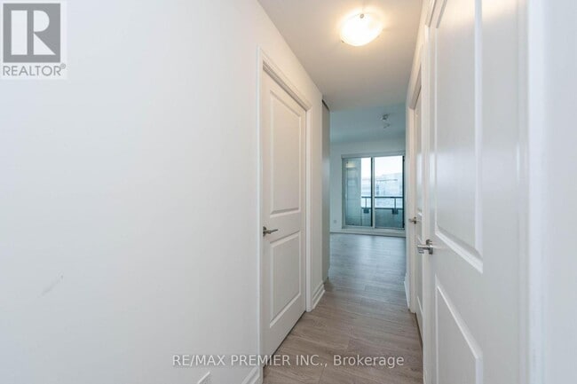 Building Photo - 10 Rouge Valley Dr W