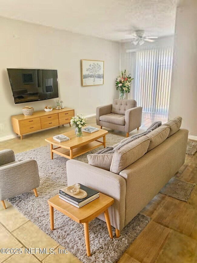 Foto del edificio - 402 14th Ave S