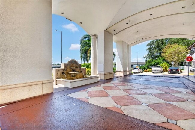 Foto del edificio - 345 Bayshore Blvd