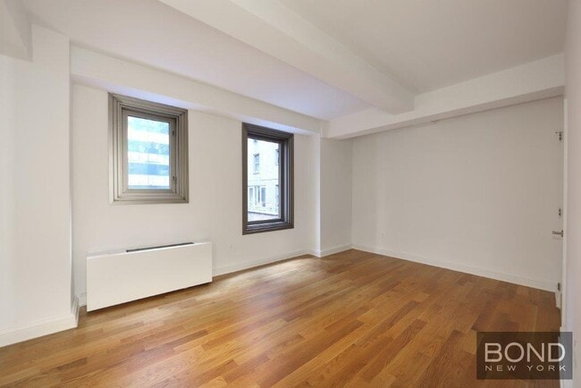 Building Photo - 101 W 55th St
