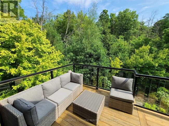 Photo du bâtiment - 5609 Meadowcrest Ave