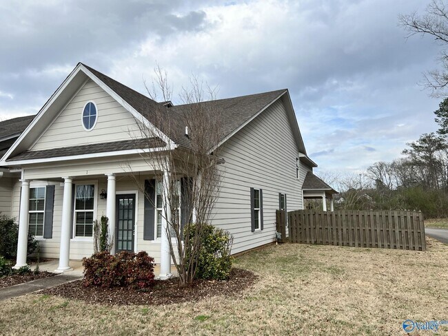 Building Photo - 1 Atherton Cir SW