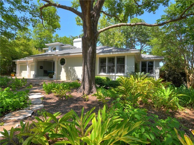 Foto del edificio - 1510 W 32nd St