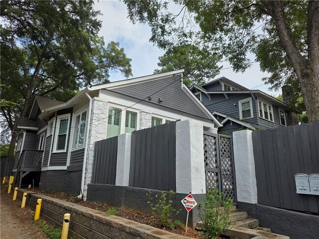 Building Photo - 929 Argonne Ave NE