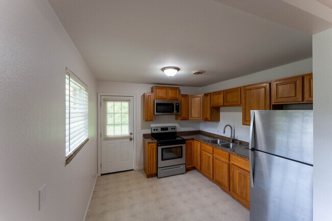 Foto del edificio - 2182 Lakeview Rd