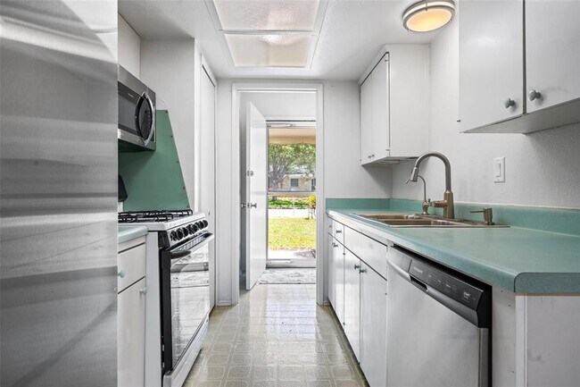 Foto del edificio - 8410 Briarwood Ln