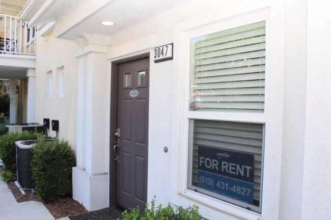 Building Photo - Beautiful 3 Bedroom Townhome w/ Attached G...