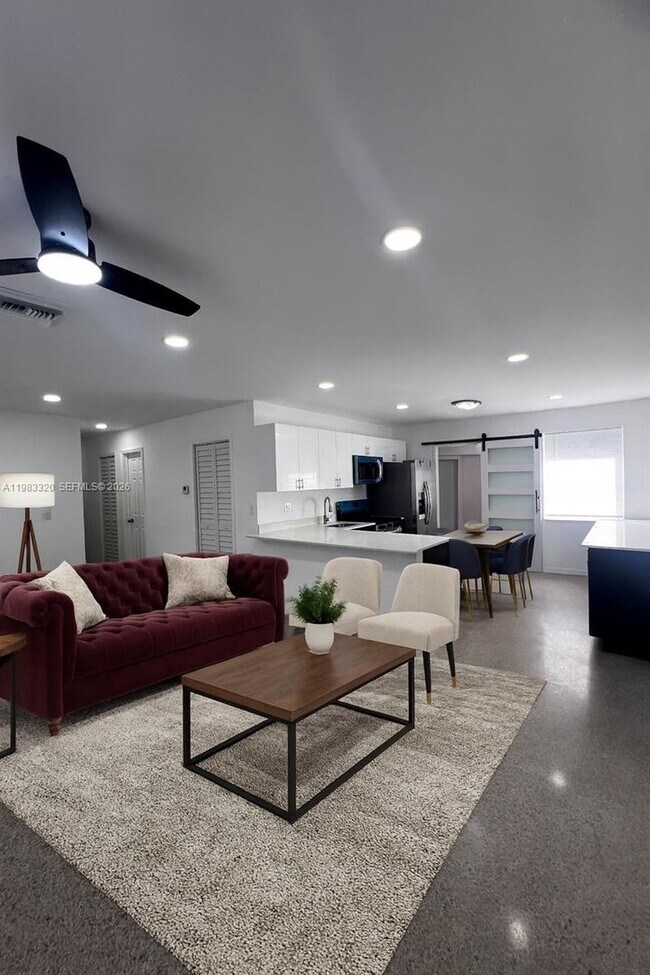 Foto del edificio - 3820 SW 16th St