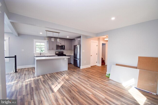 Foto del edificio - 352 N Easton Rd