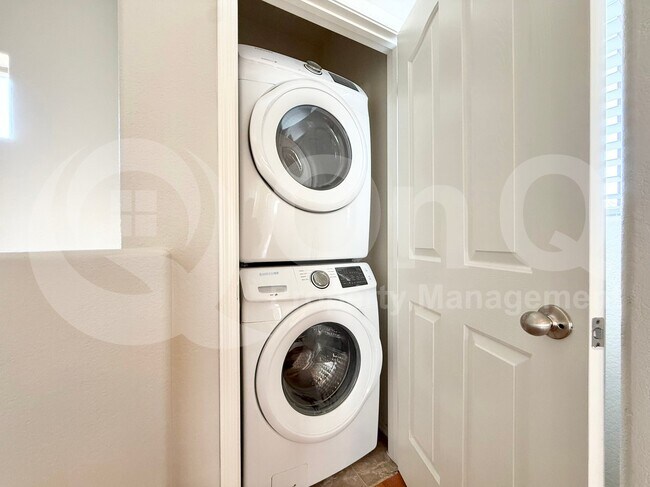 Foto del edificio - 900 S 94th St