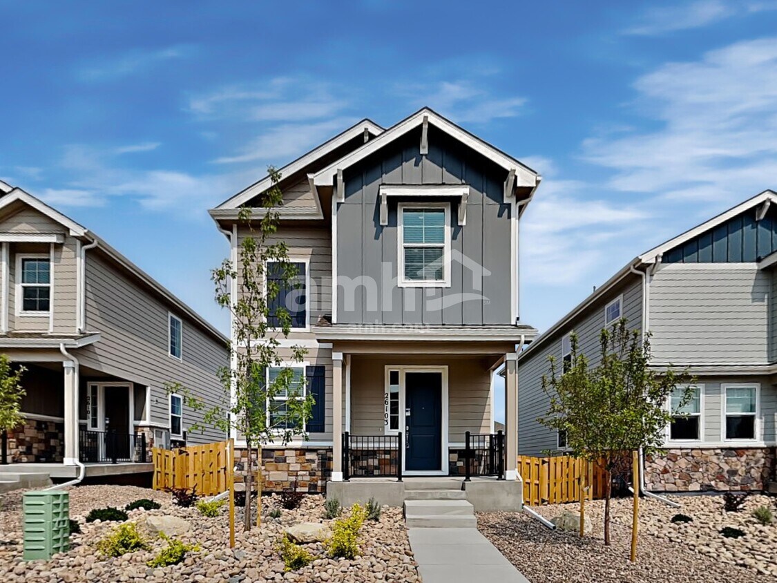 Foto principal - 26103 E Calhoun Pl
