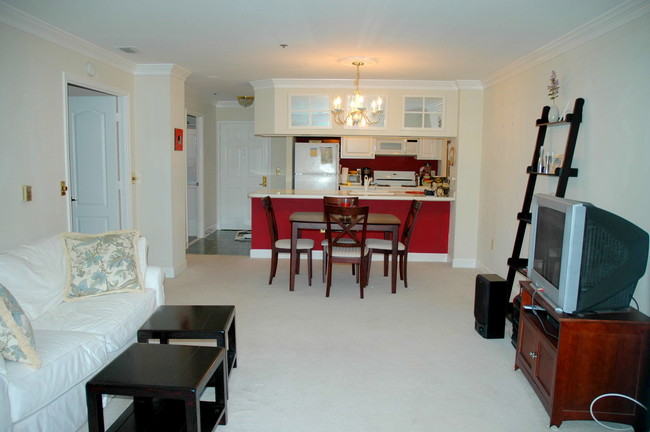 Living room, dining area, kitchen - 1050 N Stuart St