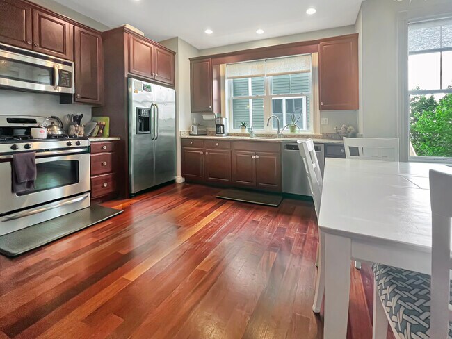 Kitchen - 46 Craigie St
