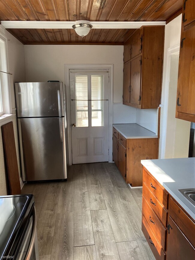 Building Photo - 3 br, 1 bath House - 93 Chase Ave
