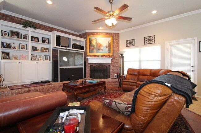 Foto del edificio - 6624 90th St
