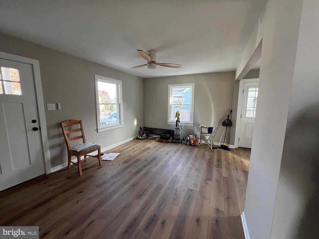 Foto principal - 346 W 11th St