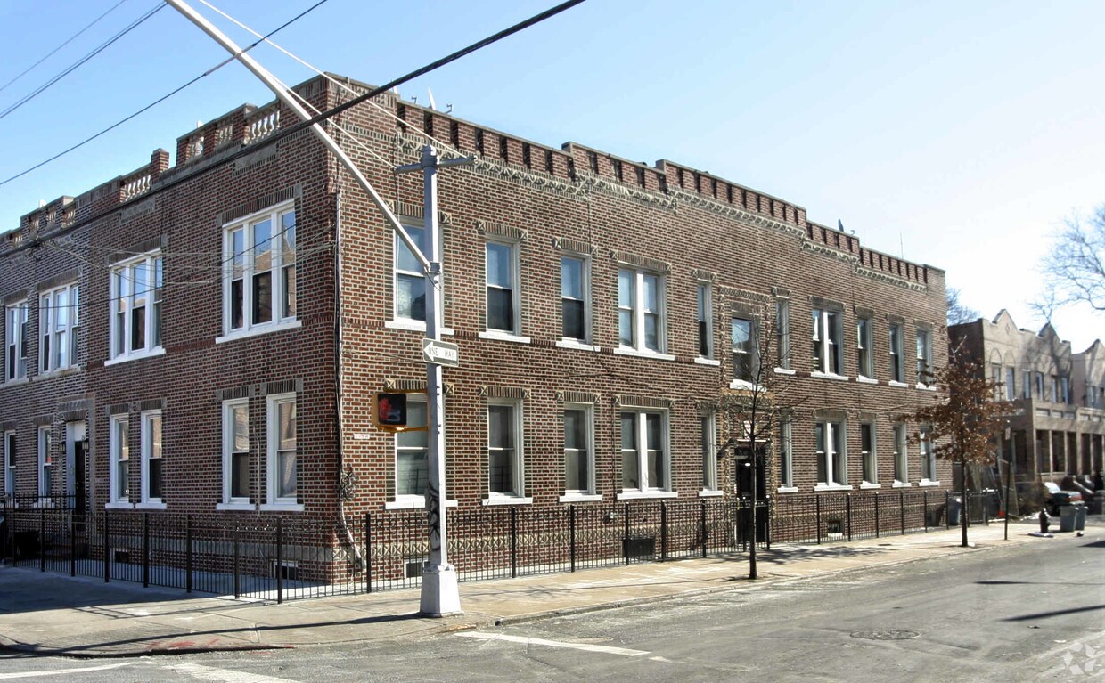 Primary Photo - 1152 Sutter Ave