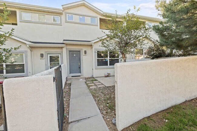 Building Photo - JUST REMODELED 2 bedroom/2 car garage with...