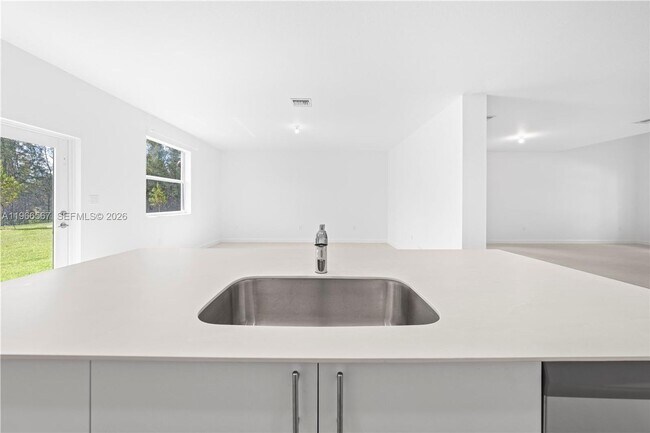 Foto del edificio - 2442 SE 30th Dr