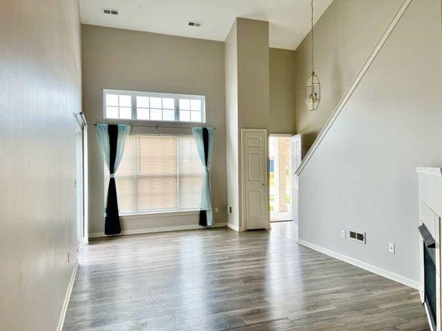 View to front living room - 6106 Addington Dr