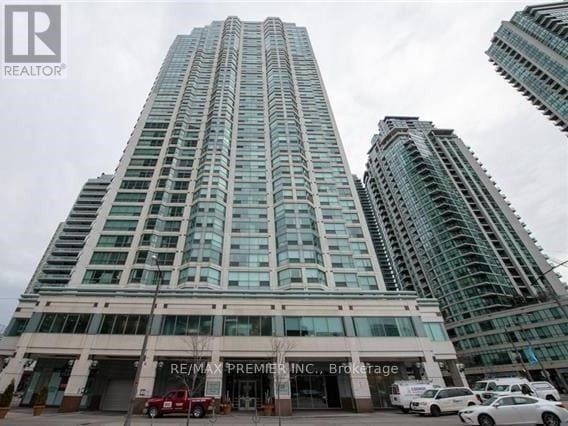 Photo principale - 10-2310 Yonge St