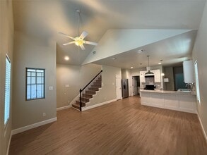 Building Photo - 9720 Pelsey St