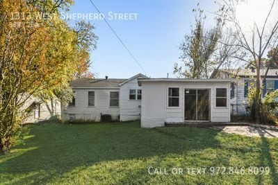 Building Photo - 1313 W Shepherd St