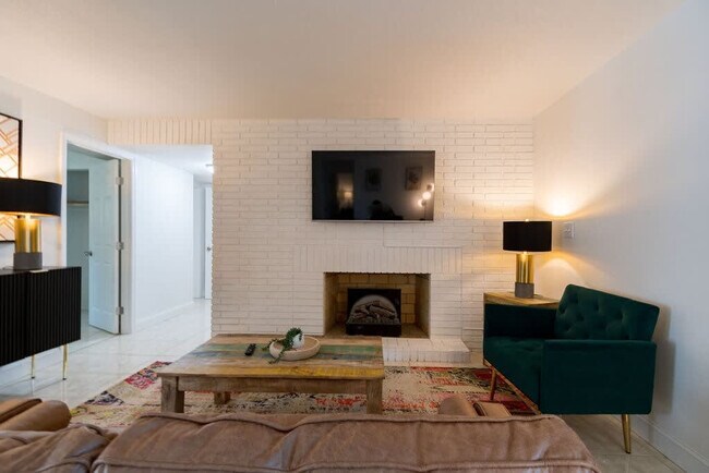 Building Photo - 505 Fillmore Ave