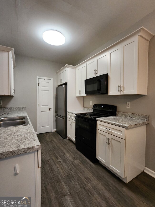 Building Photo - 285 Brookview Dr