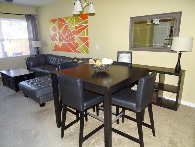 Dining area - 8656 Arrowwood Dr