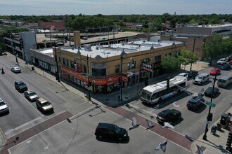 Building Photo - 5601 W Belmont Ave