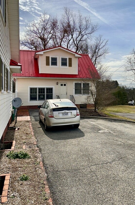 Photo - 1310 N Main St (Blacksburg, VA)