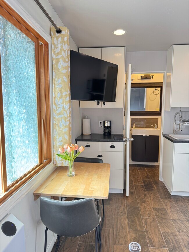 Foto del edificio - 313 S Rios Ave