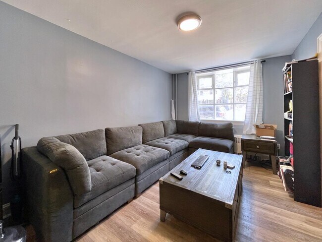 Foto del edificio - 173 Belmont Ave