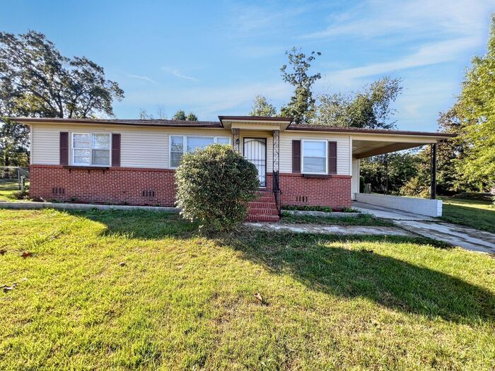 Foto principal - 807 27th Ave NE