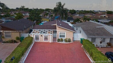 Building Photo - 10552 SW 21st Ln