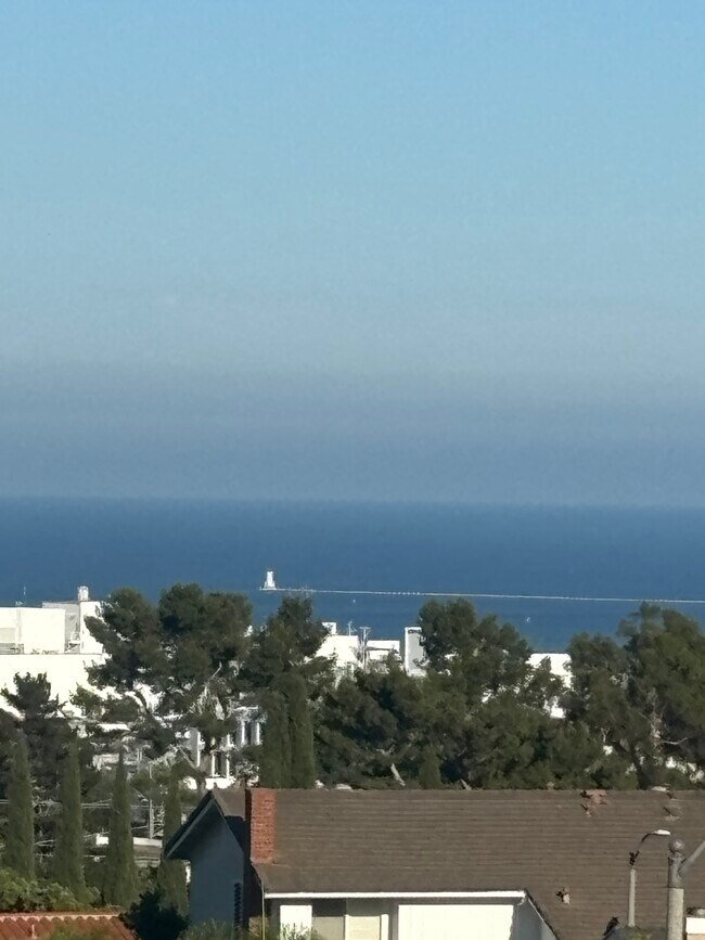 vista desde los dormitorios - 356 S Miraleste Dr