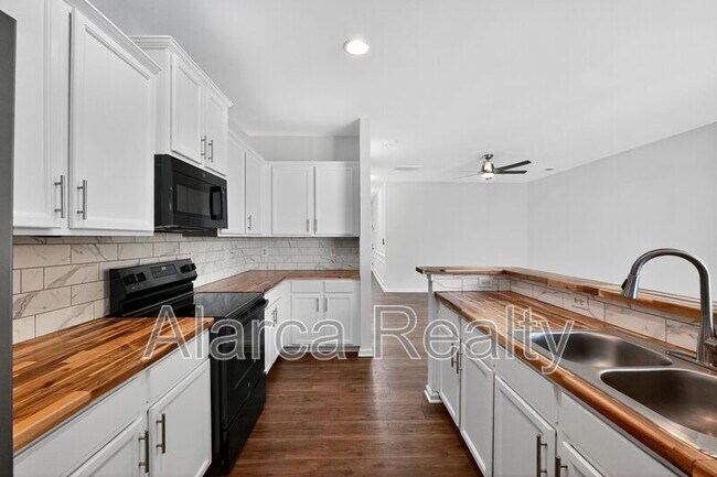 Foto del edificio - 14256 Drake Watch Ln