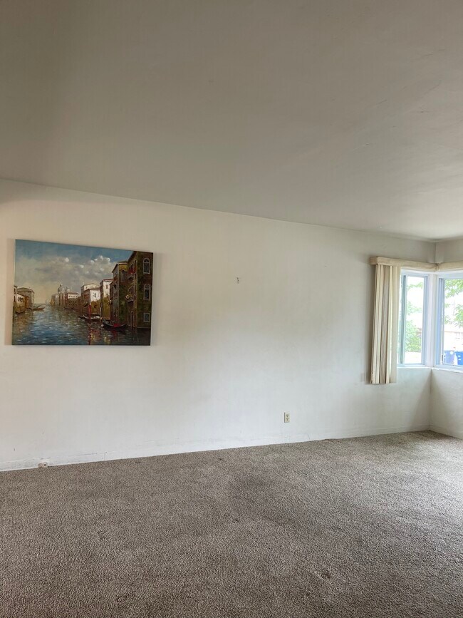 Building Photo - 2402 General Marshall St NE