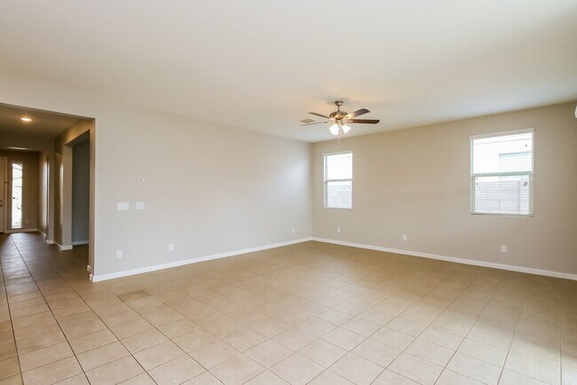 Foto del edificio - 4235 W Dayflower Dr