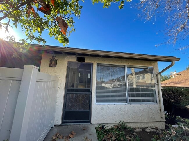 Front entrance - 1383 Ramona Dr