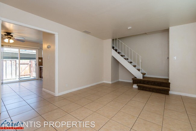 Building Photo - 2 br, 1.5 bath House - 458 Don Marco Court