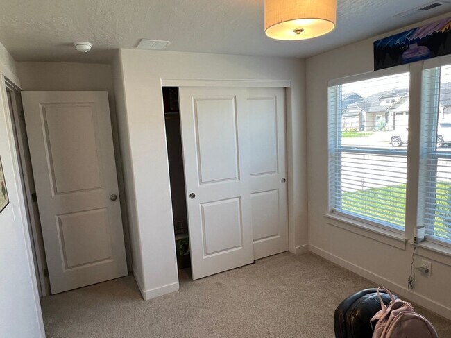 Foto del edificio - 3916 N Junebug St