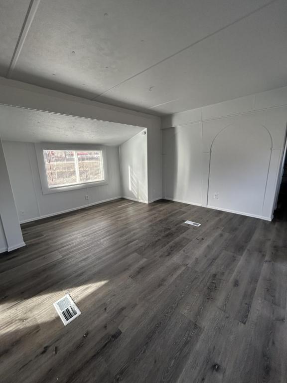 Foto del edificio - 1101 1/2 W 4TH ST