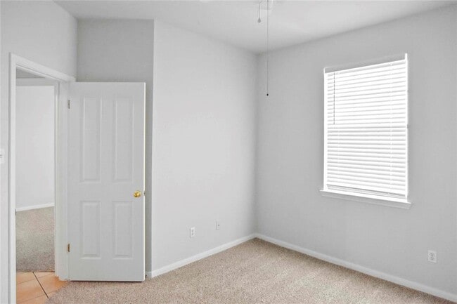 Foto del edificio - 17504 Lake Pines Dr