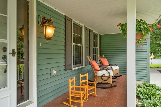 Foto del edificio - 14060 Hidden View Rd NE