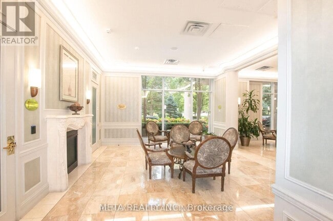Building Photo - 35-1535 Kingsbridge Garden Cir