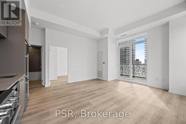 Building Photo - 101 Roehampton Ave